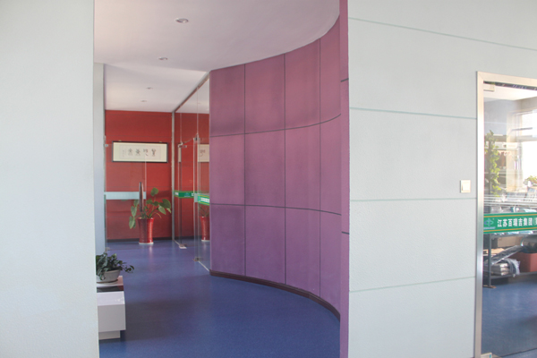 Color mortar used in office building corridor wall