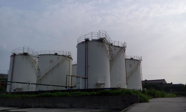 Gasoline and diesel storage tank